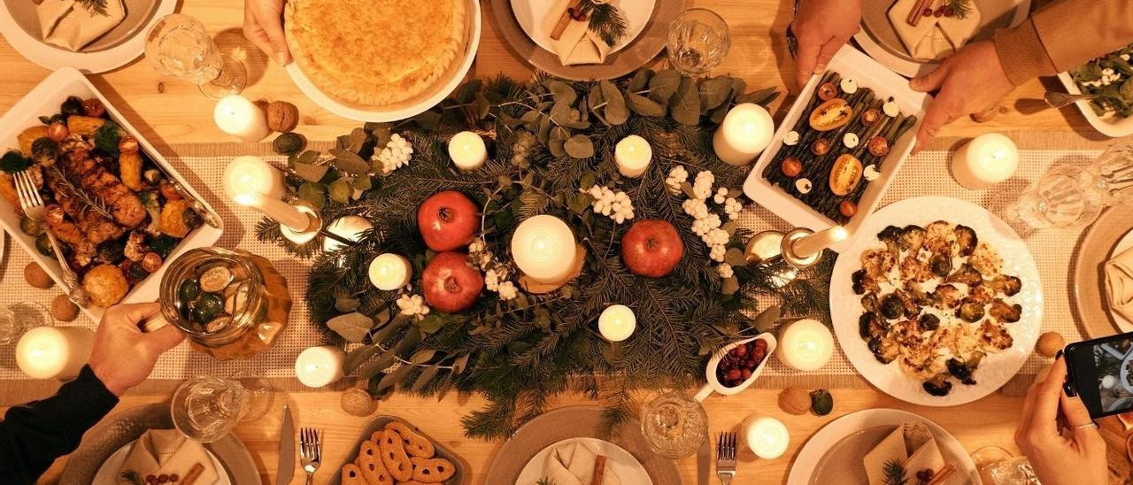 En las comidas y cenas navideñas solemos pasarnos tanto con la comida como con la bebida