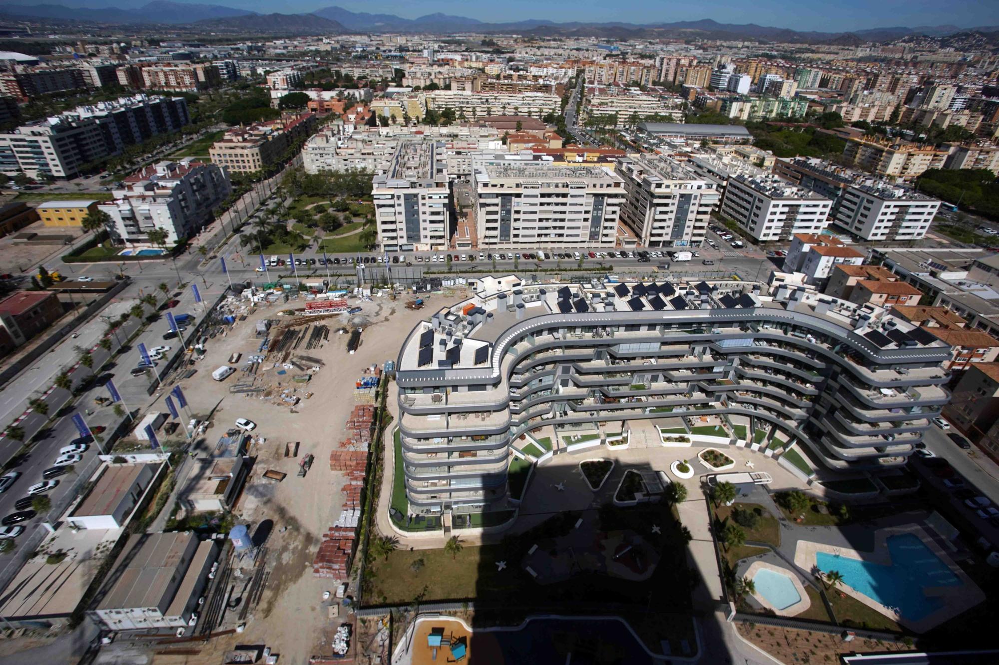 Vista aérea de la zona oeste de Málaga: Sacaba, playa de la Misericordia y terrenos de La Térmica.