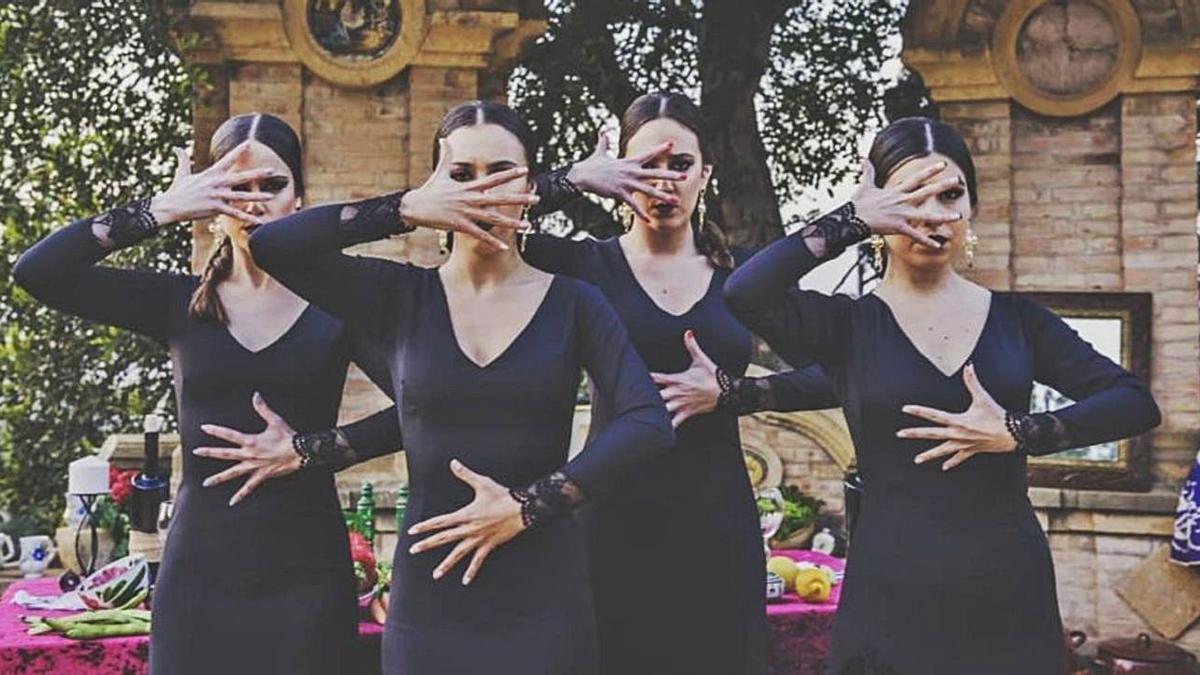 Cuatro bailaoras interpretan esta pieza del Ballet Flamenco de Murcia.