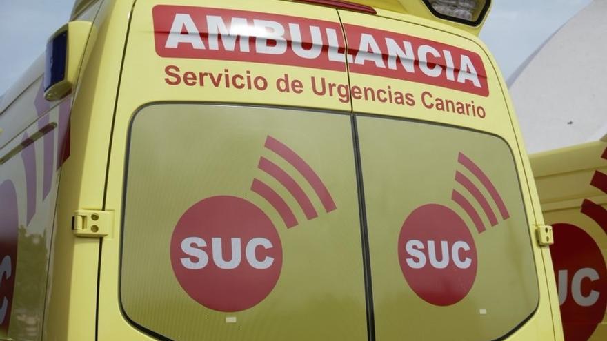 Herido grave al volcar su vehículo en Arona