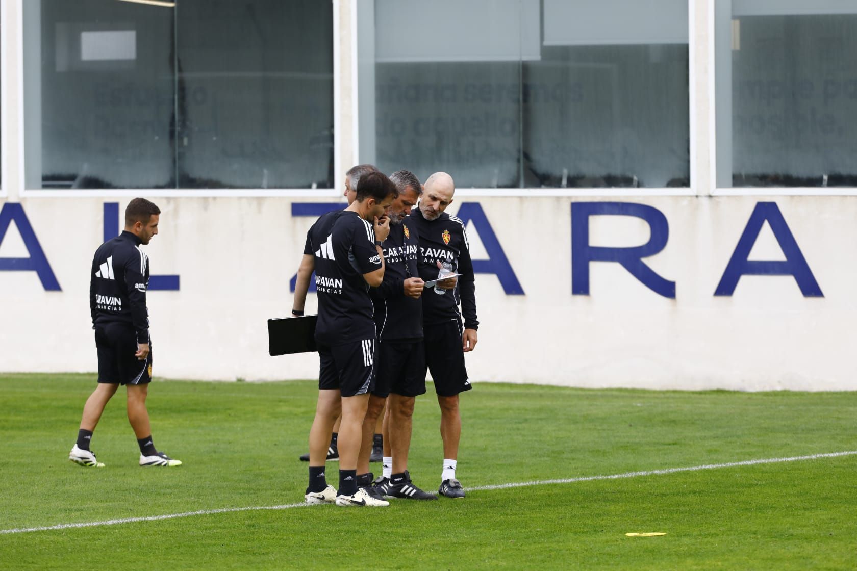 En imágenes | Primer entrenamiento de Emilio Larraz con el primer equipo del Real Zaragoza