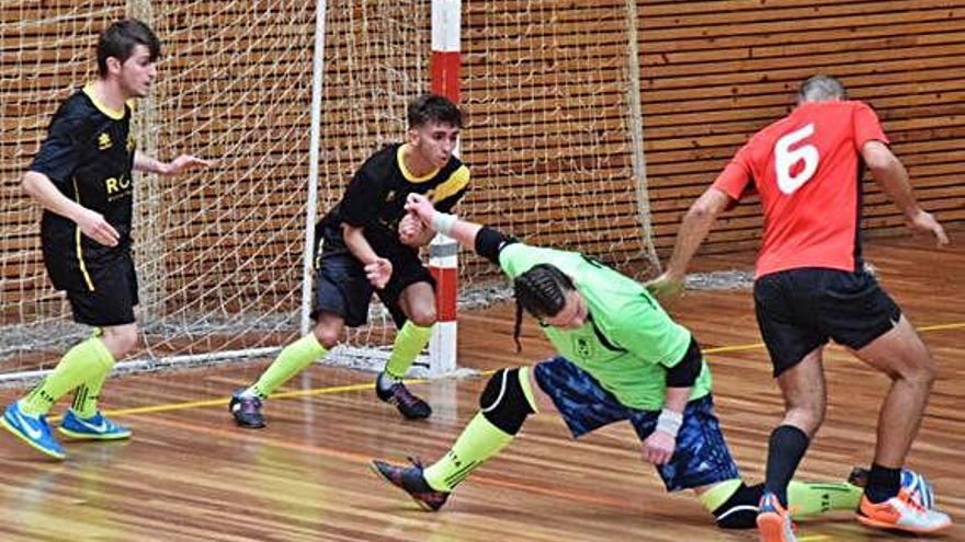 Important triomf del Cadaqués contra el menys golejat de la lliga