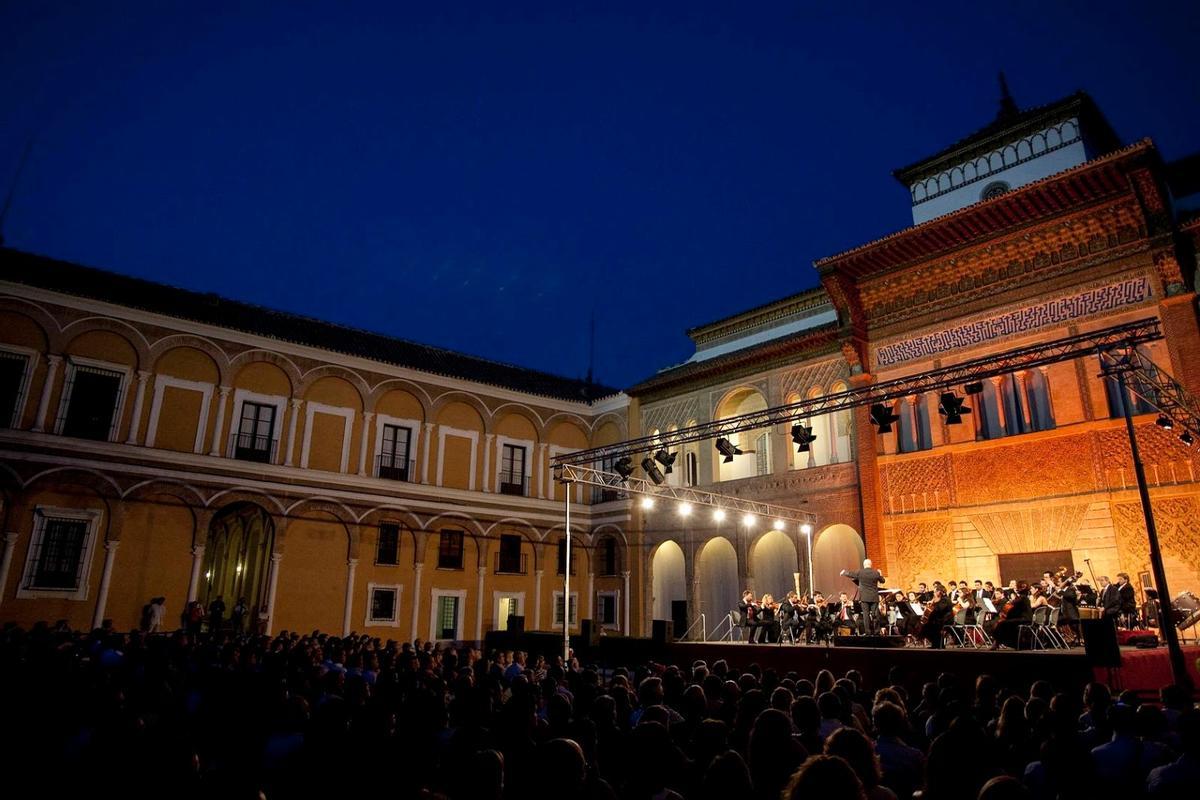 Presentación de la orquesta en los Reales Alcázares en 2012