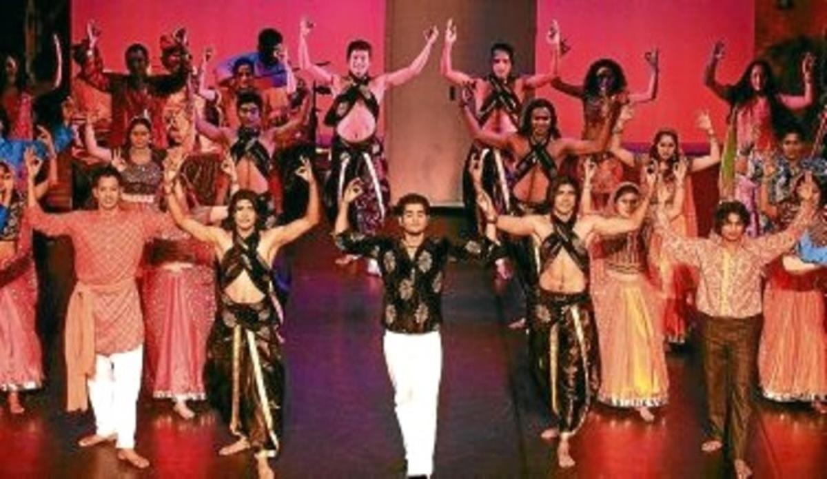 Una coreografia de ’Bollywood. Love story’, que estarà en cartell al Victòria fins al dia 22.