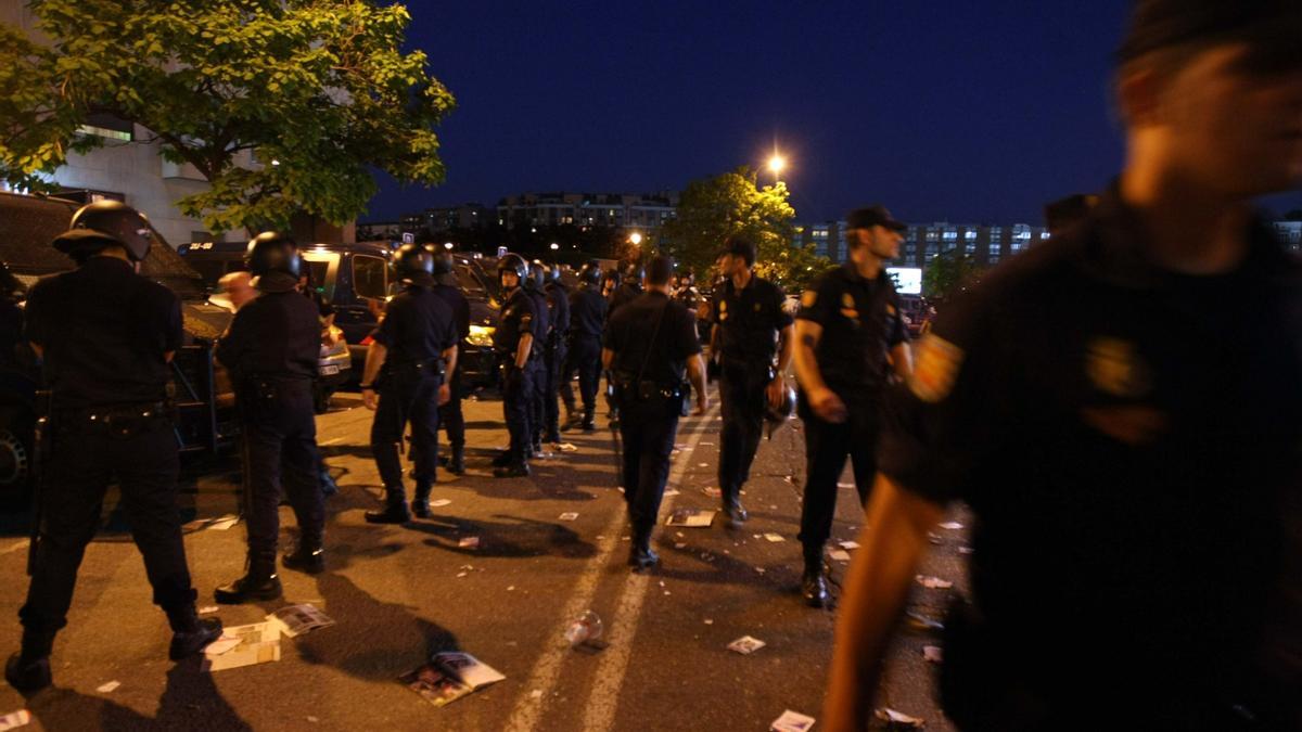 Incidentes violentos frente al Estadio Vicente Calderón