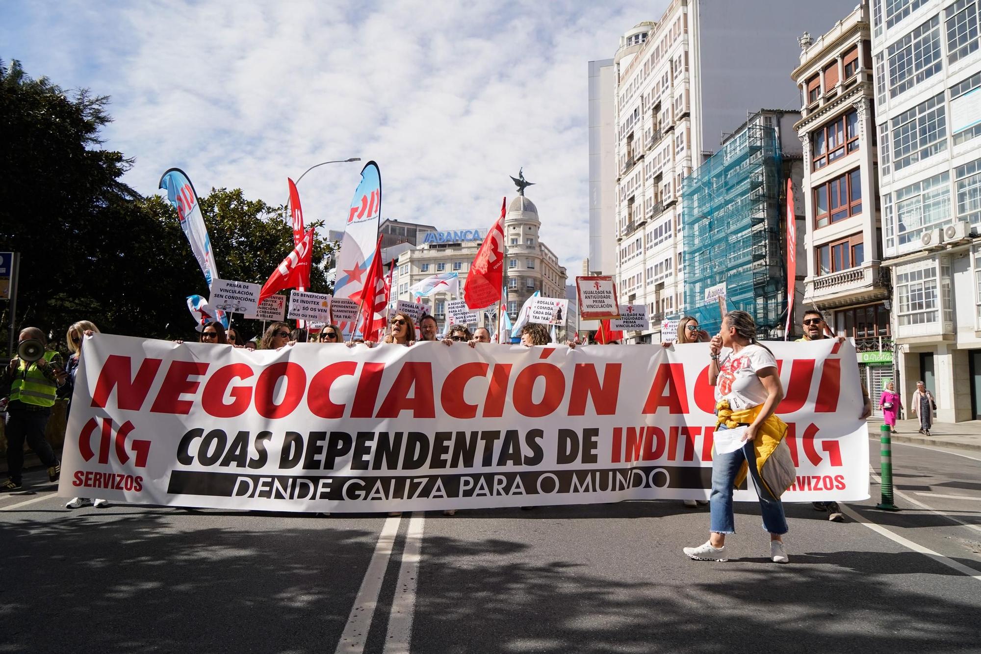 Más de 600 trabajadores de tiendas de Inditex protestan en A Coruña para exigir mejoras