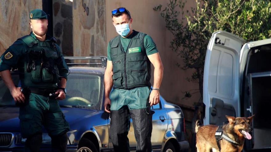 Agentes de la Guardia Civil en Algeciras.