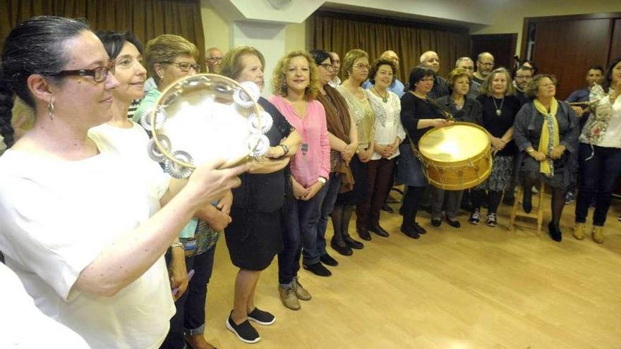 O coro de Cántigas da Terra, nun ensaio o ano pasado.