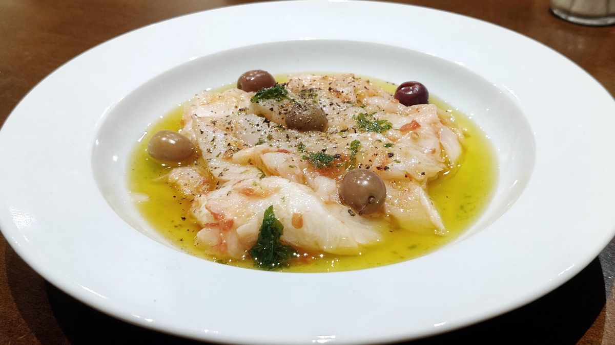 La 'esqueixada' sideral de Bodega Manolo, con bacalao impregnado al vacío.