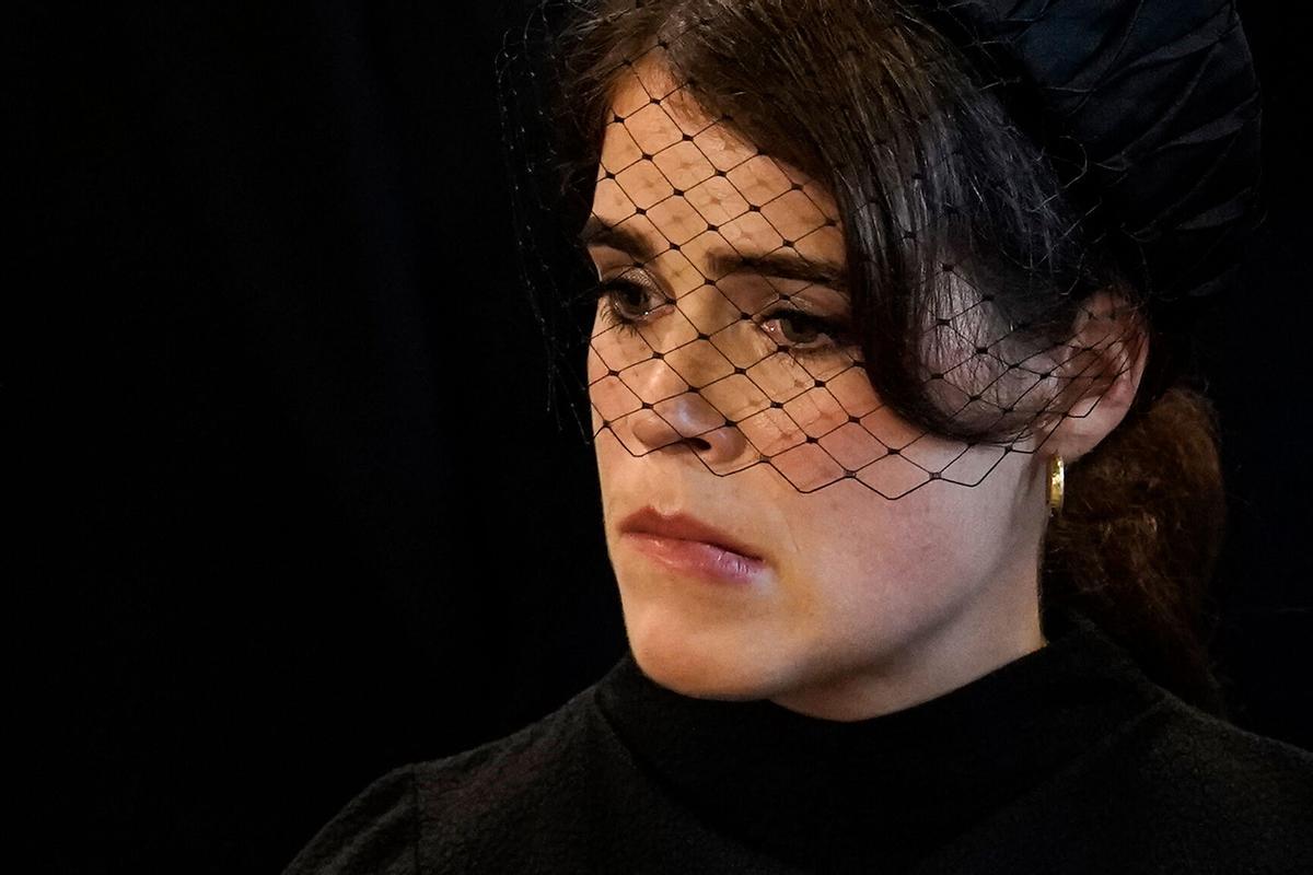 La princesa Eugenie of York, durante una misa por la muerte de su abuela, la reina Isabel de Inglaterra, en Westminster, el 14 de septiembre de 2022.