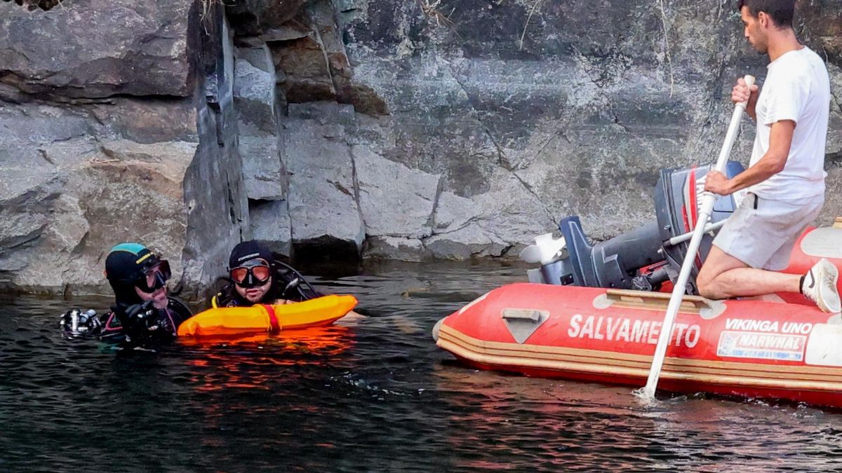 Buzos hallan el cuerpo sin vida de un niño en la laguna de Pedras Miúdas, en Catoira