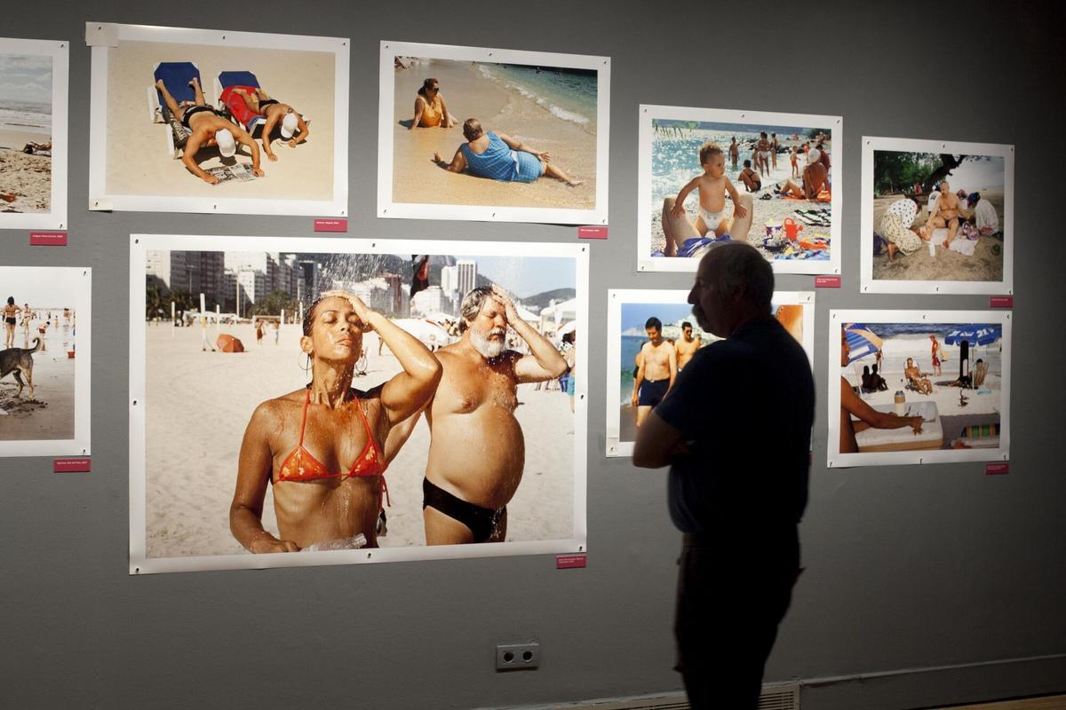 BARCELONA 29/05/2012 ICULT EL FOTOGRAFO MARTIN PARR EN LA EXPOSICION SOUVENIRS DEL CCCB FOTO FERRAN NADEU