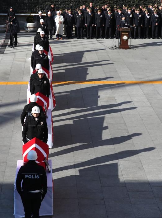 Funeral por las víctimas del atentado en Estambul