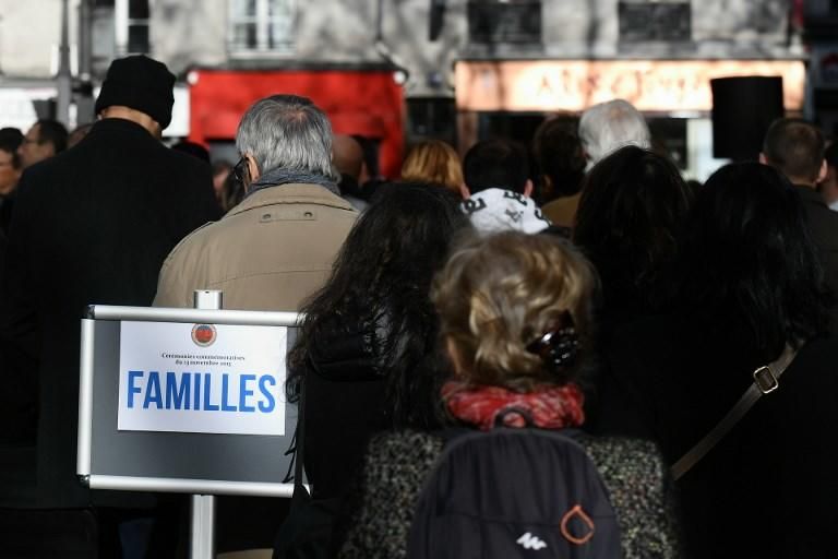 Francia homenajea a las víctimas del 13-N