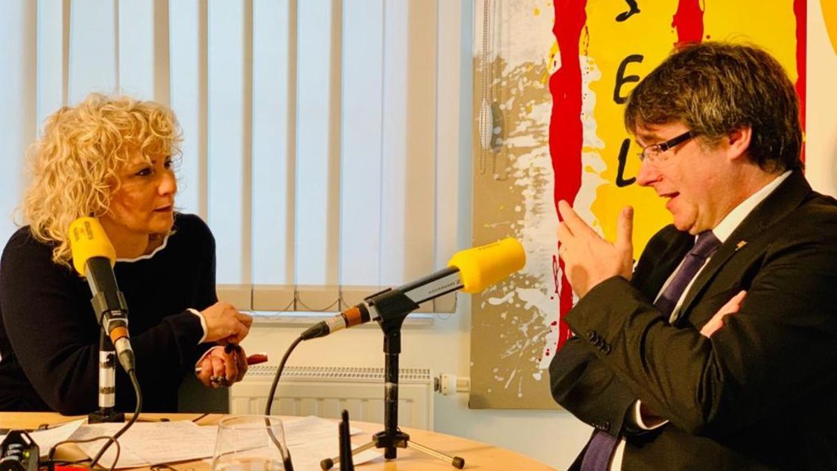 Carles Puigdemont, entrevistado por Mònica Terribas en Catalunya Ràdio