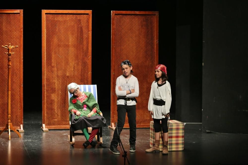 Ars Creatio representó una obra protagonizada por los más pequeños en el Centro Cultural Virgen del Carmen de Torrevieja