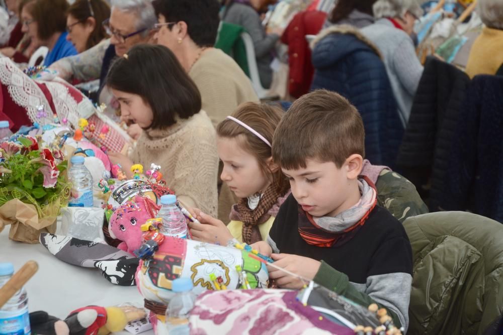 Las palilleiras tejen vínculos en Sanxenxo