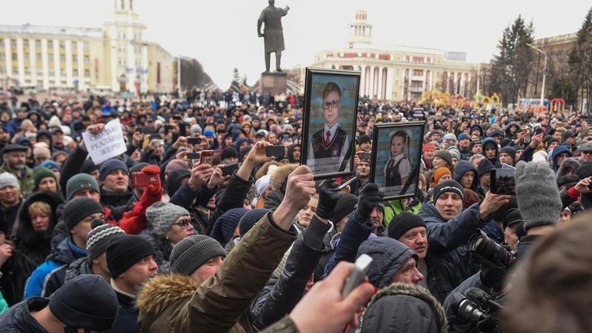 manifestacion contra incendio en Siberia