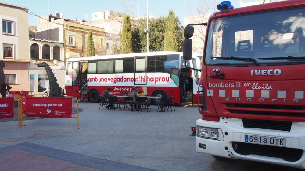 «Els Bombers t''acompanyen a donar sang» a Figueres