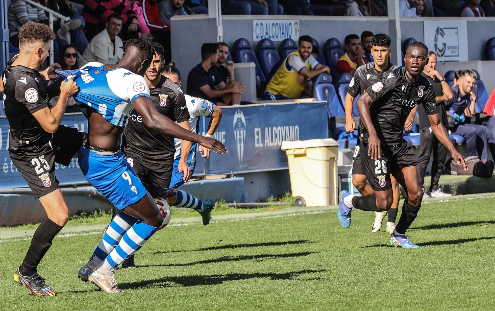 El Alcoyano de Juli no logra los tres puntos