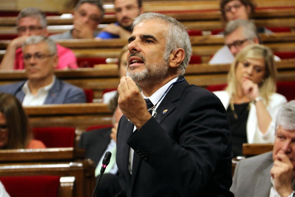 Ple del Parlament d'aprovació de la llei del referèndum