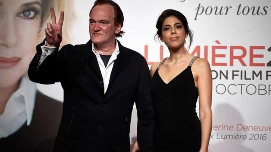 Tarantino posa con su pareja.