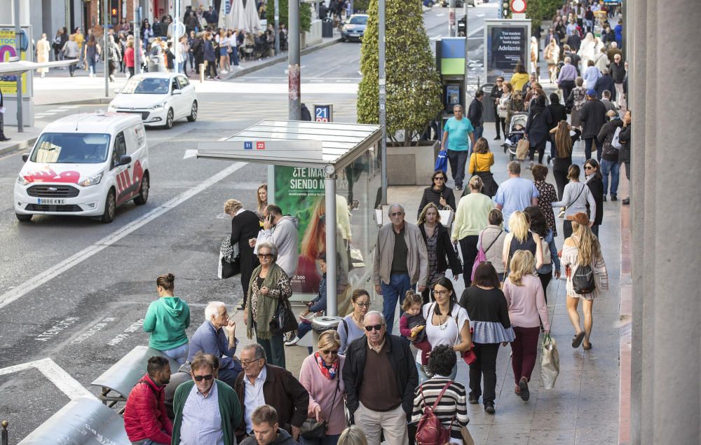 El Black Friday colapsa el centro de Alicante