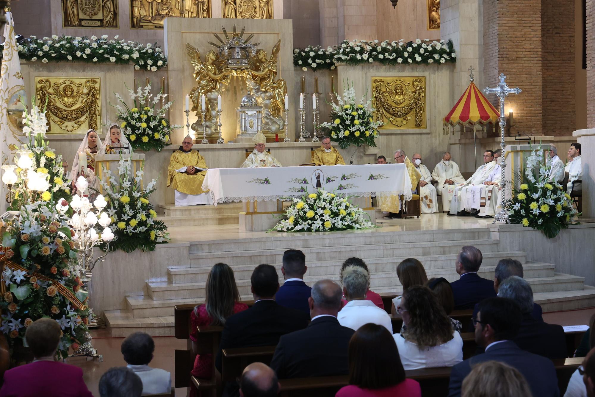 Las imágenes de la misa y la procesión del día de Sant Pasqual en Vila-real