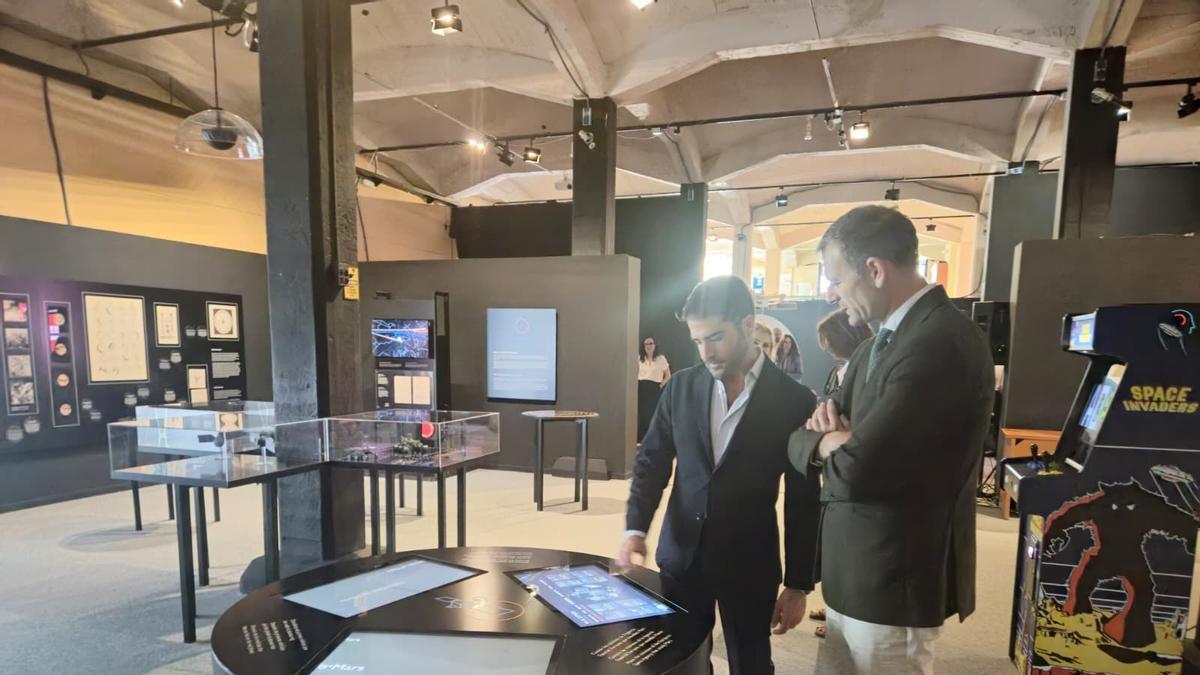 Los concejales de Pedanías y Vertebración Territorial, Marco Antonio Fernández, y de Cultura e Identidad, Diego Avilés, han presentado el proyecto