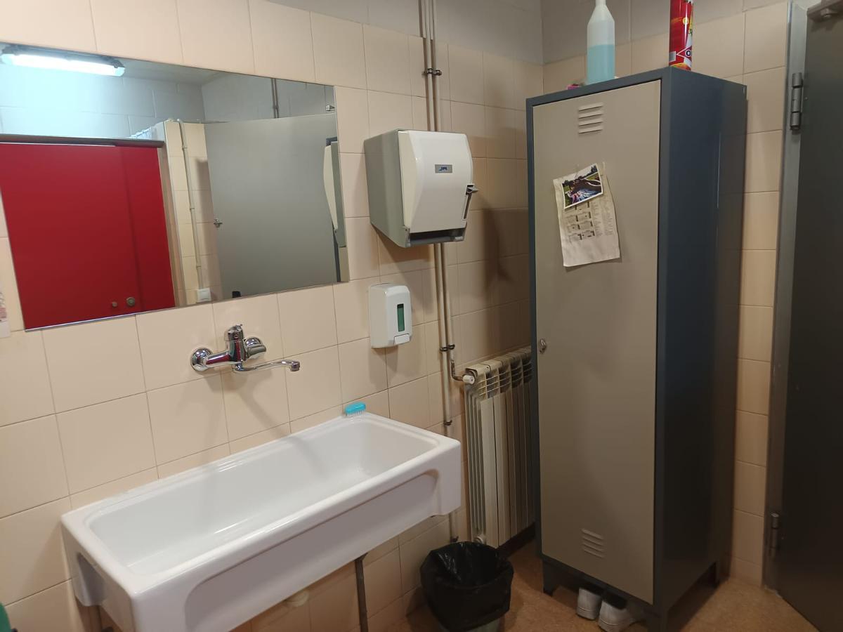 Taquillas donde se cambian las bomberas enm el parque de Cambrils