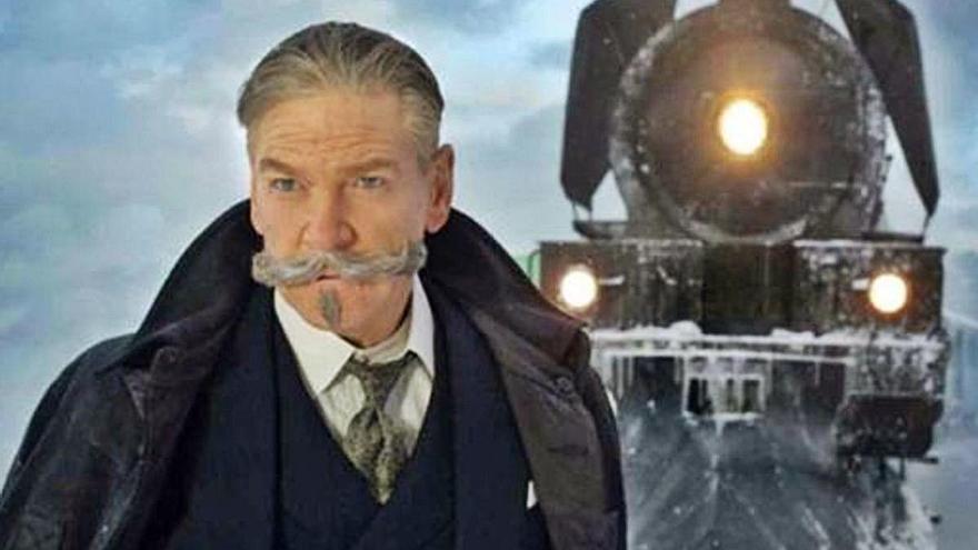 Fotograma de la película Muerte en el Nilo, dirigida y protagonizada por Kenneth Branagh.