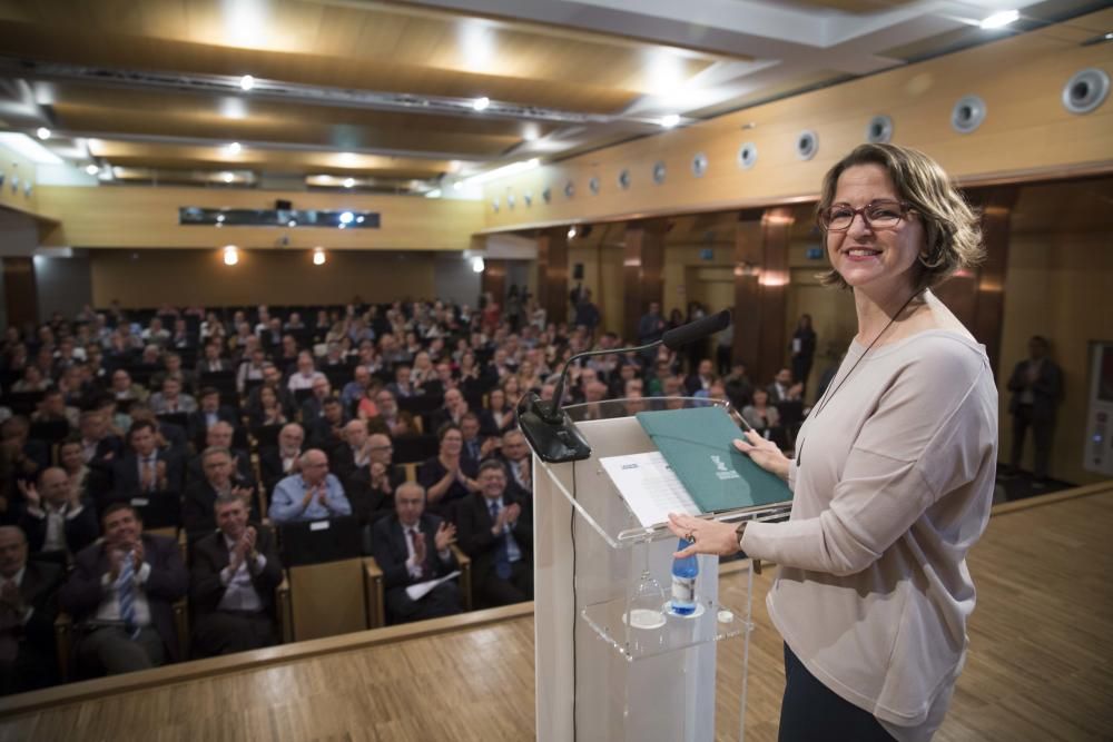 Conferencia de política ambiental de Elena Cebrián en el Club Mercantil