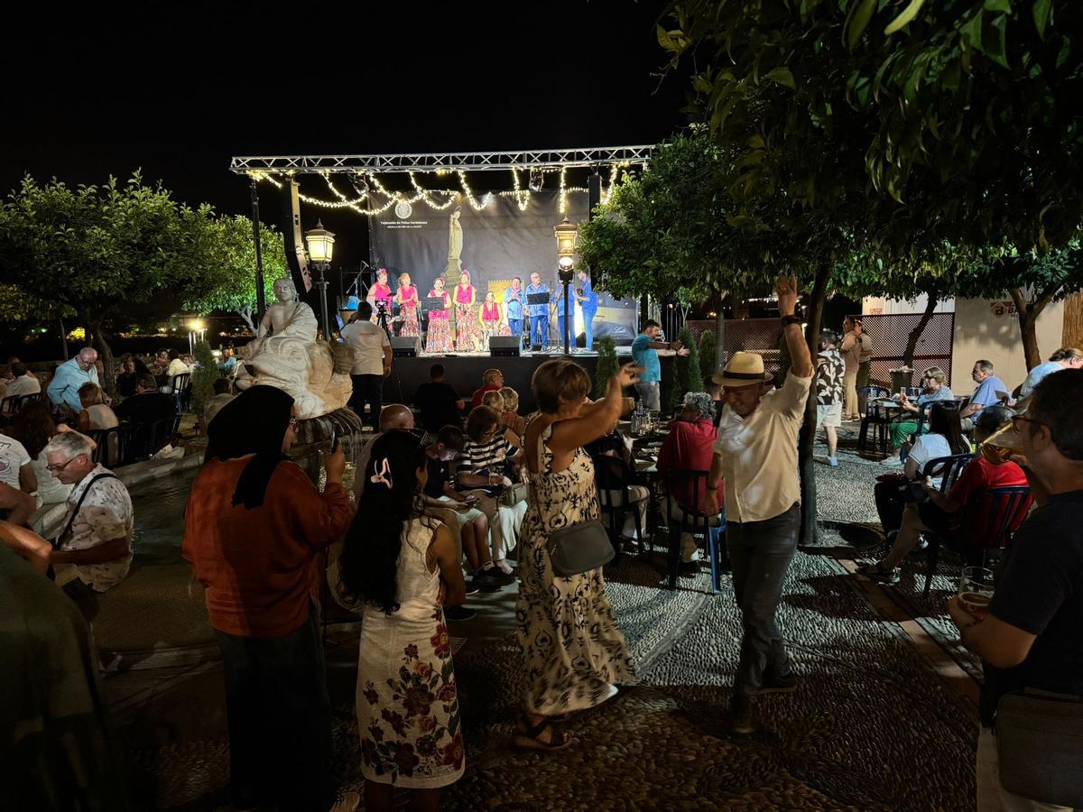 La Federación de Peñas celebra su verbena