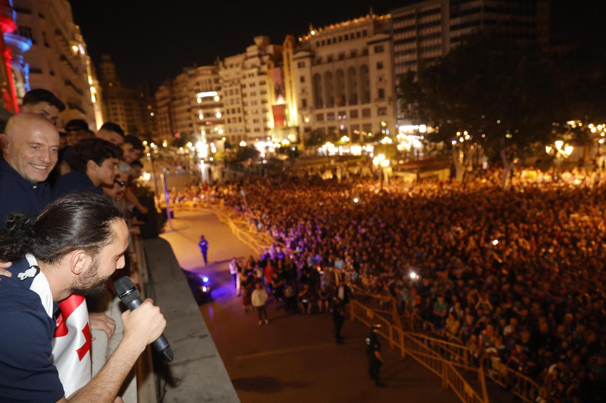 Todas las fotos de la rúa del Levante UD por su ascenso a Primera División