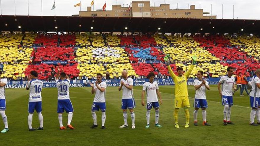 Calurosa acogida y tifo al comienzo