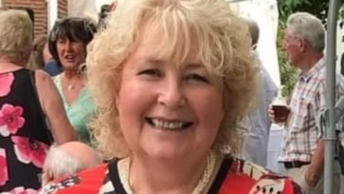 Carol Saunders durante la conmemoración de los 70 años de reinado de Isabel II en la residencia del embajador británico en España
