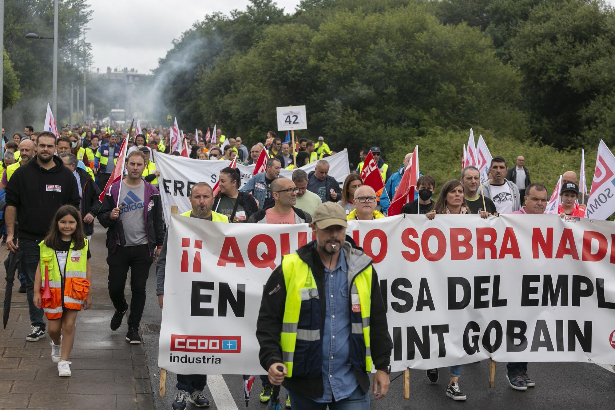 EN IMÁGENES: así transcurrió la marcha de los trabajadores de Saint-Gobain