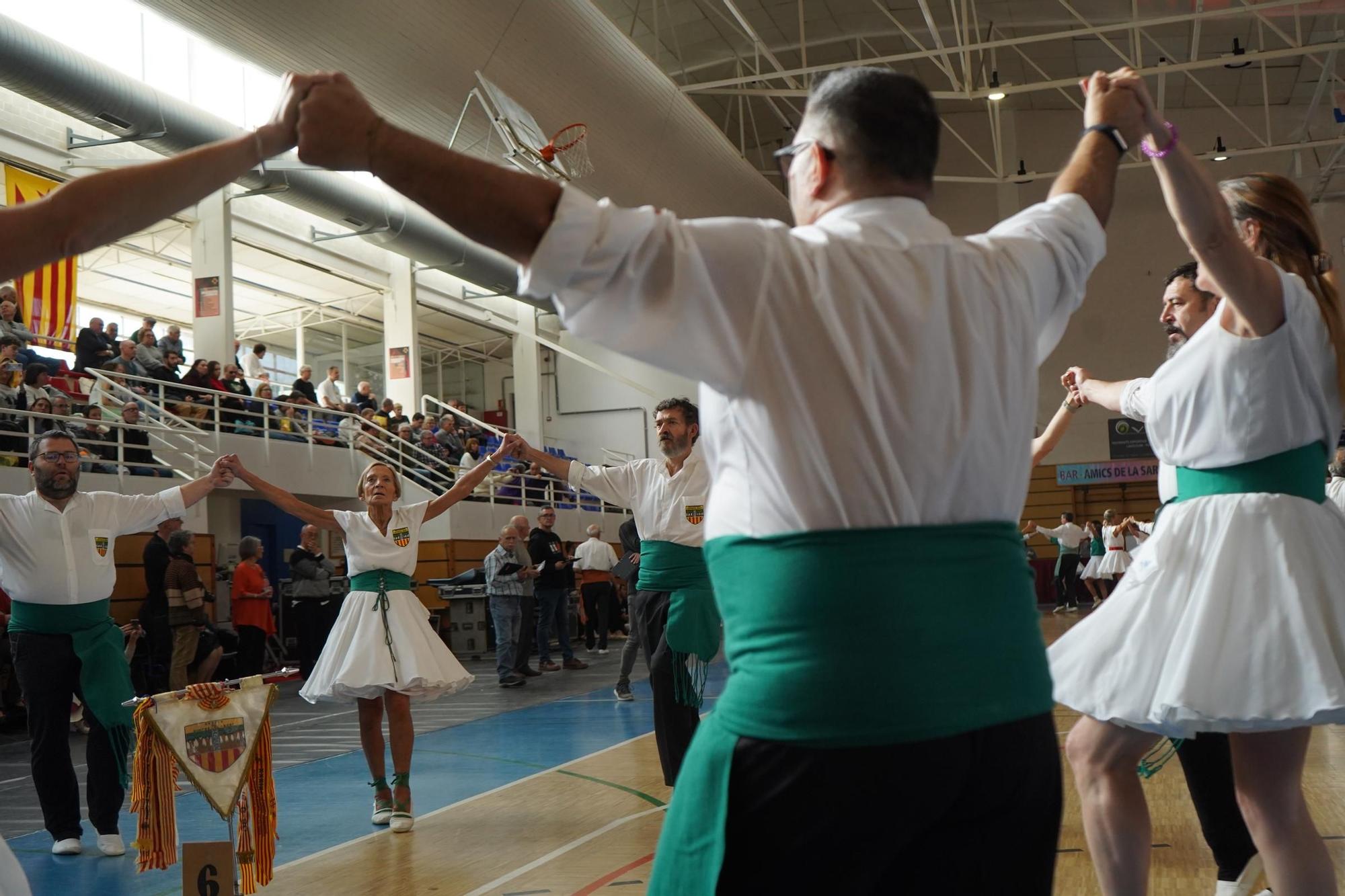 Les imatges de la celebració del 40e aniversari del Sarau Artesenc amb el concurs de colles sardanistes