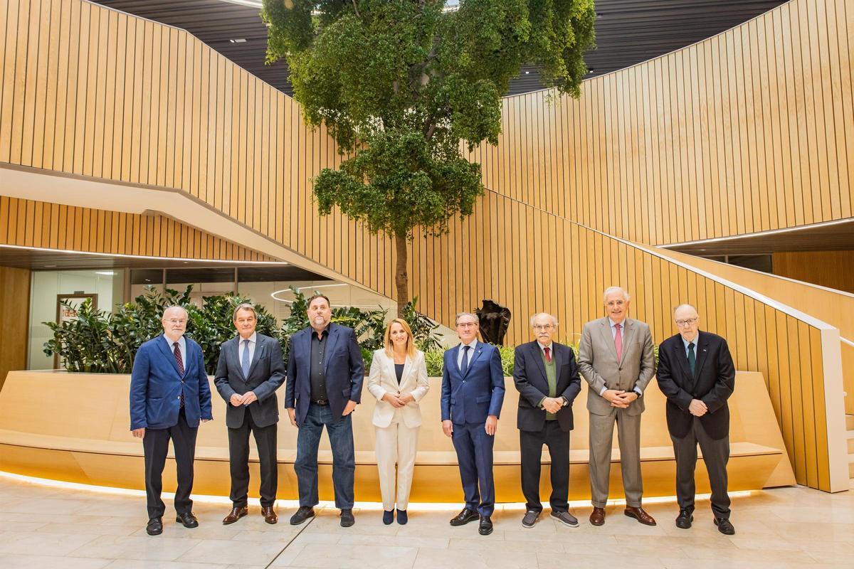 Natàlia Mas reuneix els exconsellers d’Economia