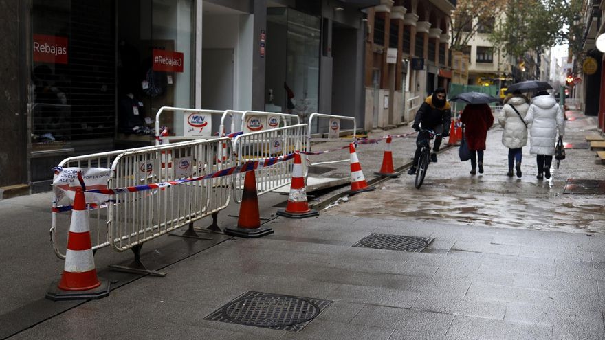 La calle San Miguel ansía el final de las obras para su reactivación