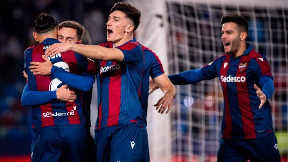 Jugadores del Levante UD celebrando un gol
