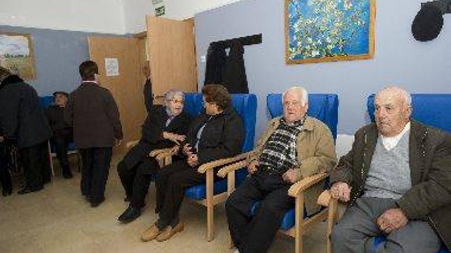 La Diputación invertirá 95.000 euros para mejorar la atención y los servicios en los clubes de tercera edad de la provincia