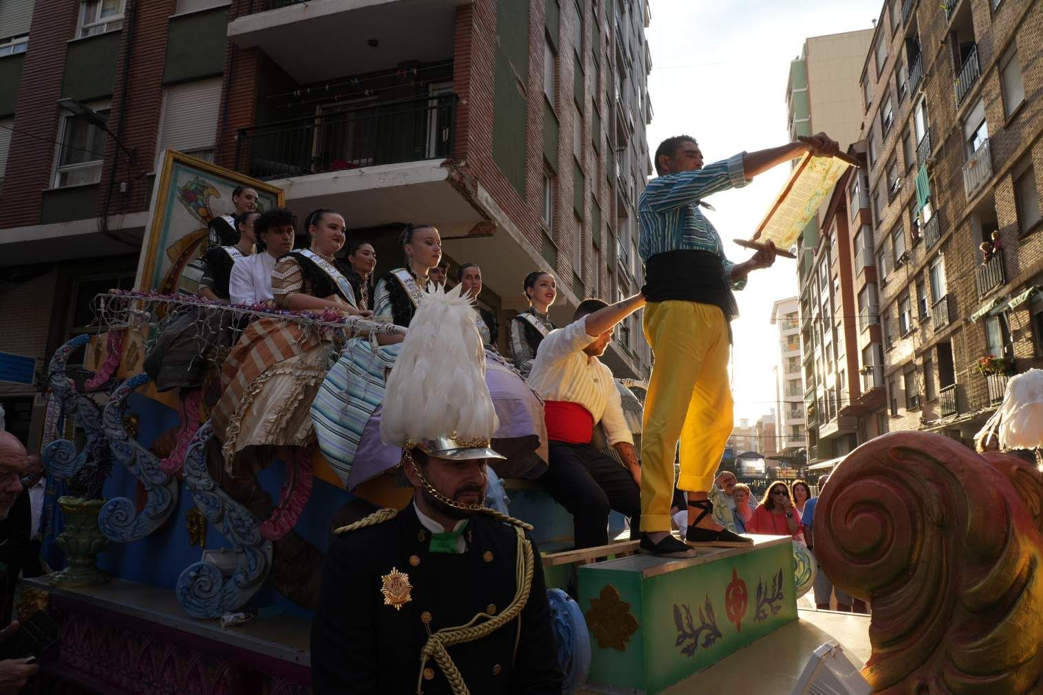 El Grau da inicio a las fiestas de Sant Pere con pólvora, bous y música