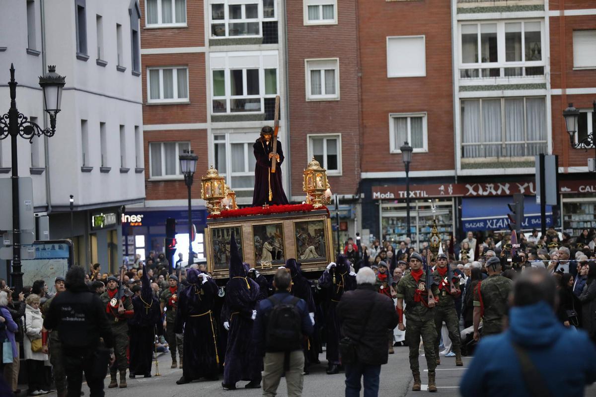 La procesión del Nazareno de Oviedo La procesión del Nazareno de Oviedo