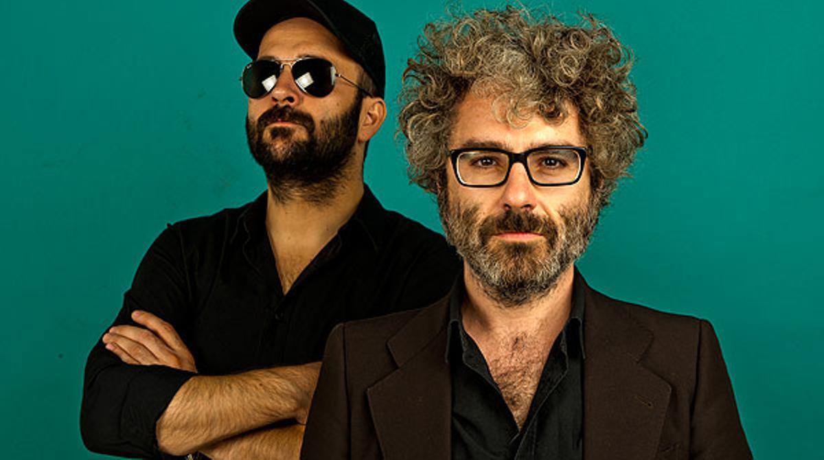 El grup León Benavente interpreta la cançó ’El rey Ricardo’.