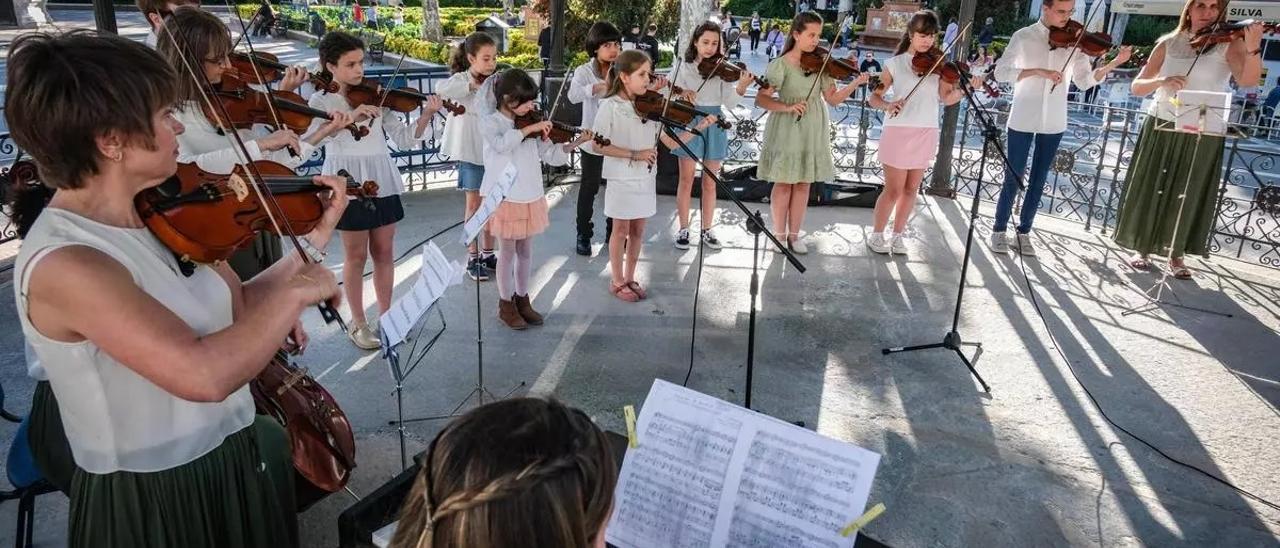 Las Escuelas Municipales de Música de Badajoz ponen la banda sonora a San Francisco