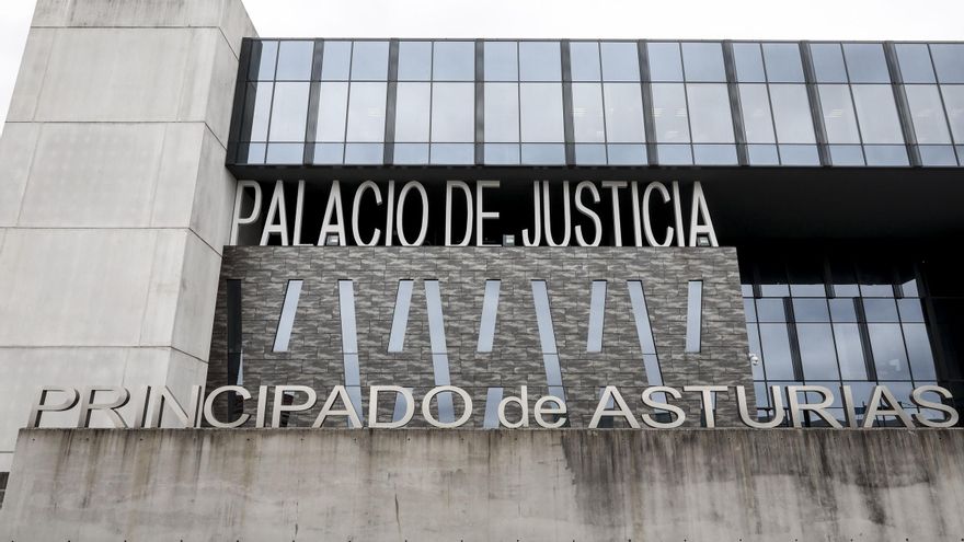 Tres años de cárcel para un gijonés acusado de tener 200 armas, munición y pólvora en su casa