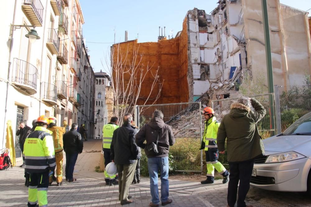 Buscan a una mujer entre los escombros del tercer edificio derrumbado en Alcoy por el temporal