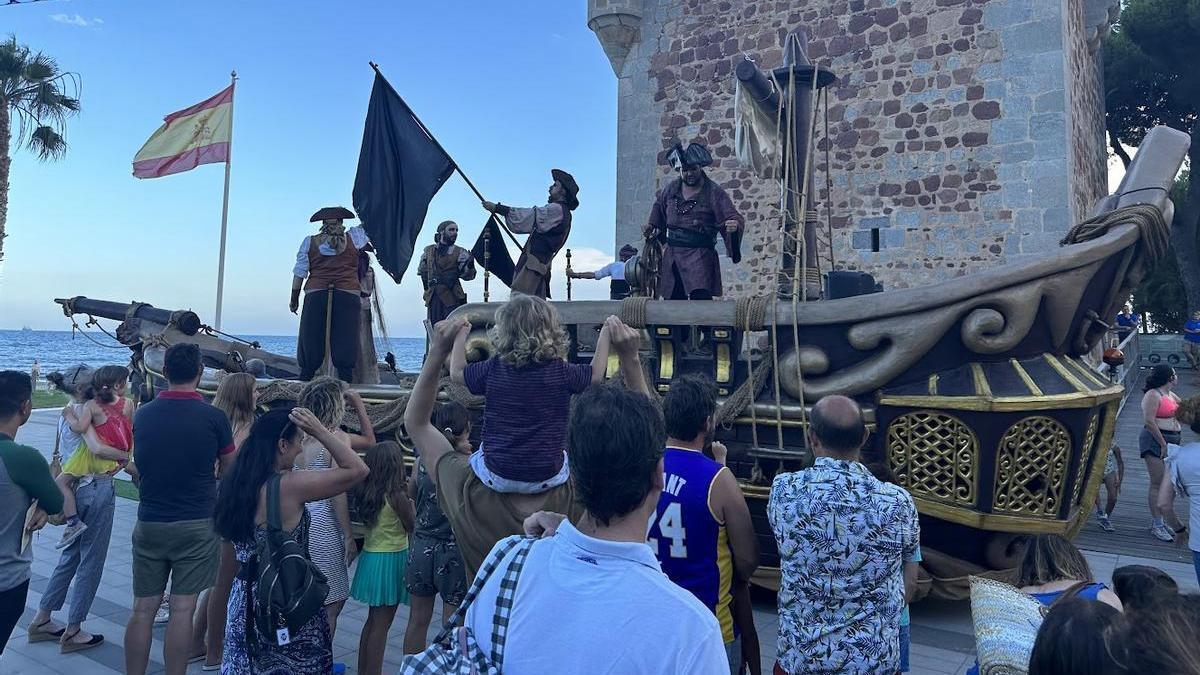 El festival familiar ofrece actividades como tirolina y barco pirata.