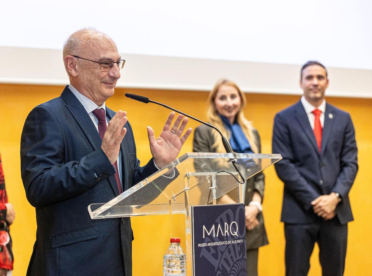 El investigador Juan Martínez Mojica fue reconocido con el Premio Especial por el Icoval.